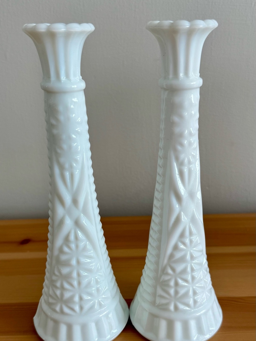 Vintage Milk Glass Bud Vases Set of 2 Starburst Scalloped 9”